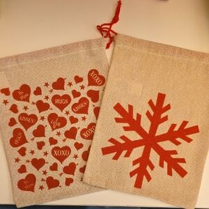 ❤️NWOT❤️ Red Snowflake & Hearts Holiday Gift Bags BONUS BAG INCLUDED